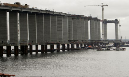 Ponte sobre o Rio Negro